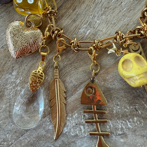 How Many Charms - Picture 4 of 6